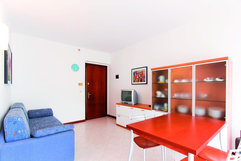 Apartmán Residenza Ibsen Lignano Sabbiadoro Pokoj fotografie